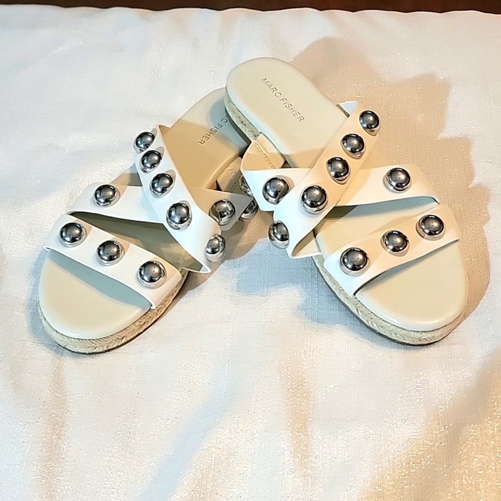 Marc Fisher Prisca Silver Studded White Espadrille Sandals Women's Size 9